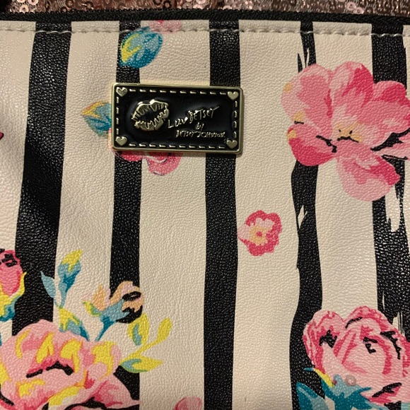 Betsey Johnson Sling Bag - Picture 2 of 7